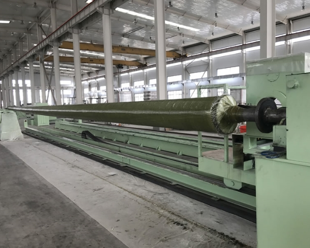 Máquina bobinadora de postes eléctricos