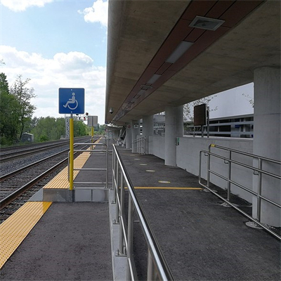 Plataforma de Espera de Estación de PRFV