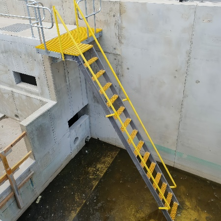Escalera resistente a la corrosión de PRFV