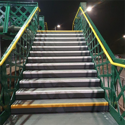 Escaleras de Seguridad Industrial de PRFV GTOFRP™