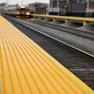 Plataforma ferroviaria de PRFV